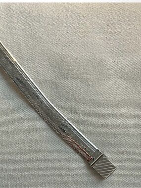 VINTAGE HEFTY STERLING SILVER OMEGA BRACELET NEVER WORN. LIVED IN MY JEWELRY BOX
